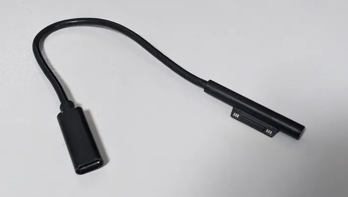 Surfaceの充電器を持ち運ばず、スマホの充電セットと統一しよう。（Sisyphy Surface to Type C PD 急速充電ケーブル 0.2m）