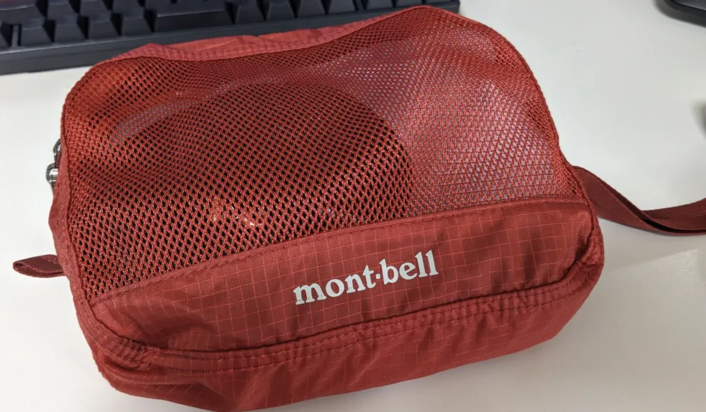 プライベートと仕事兼用ポーチ編 - カバンがパンパンなSEのカバンの中身