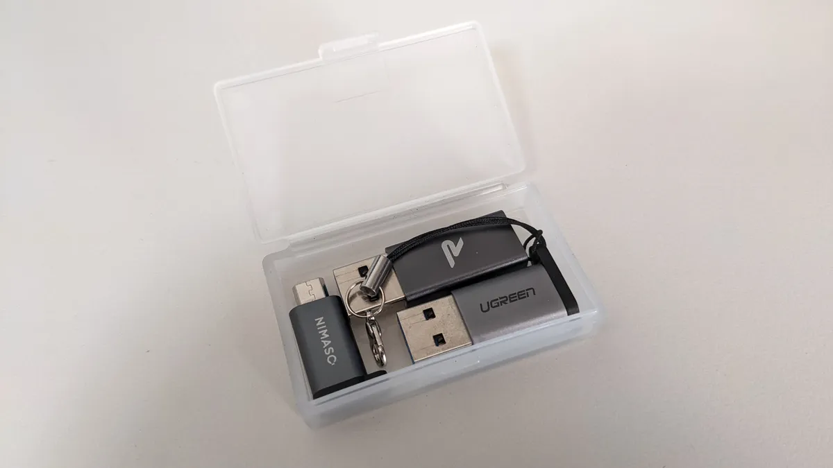 持ち運ぶケーブルは統一したい。でも接続側が統一されていないとき。（USB変換アダプター）